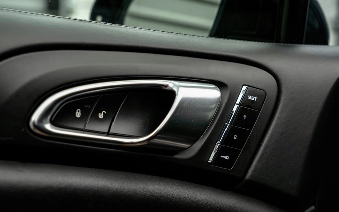 Porsche Cayenne cena 229000 przebieg: 240000, rok produkcji 2015 z Strzegom małe 596